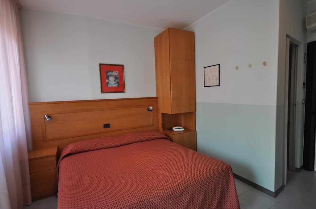 Hotel Real Sottomarina Oda fotoğraf